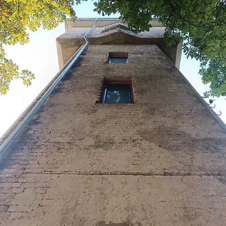 Toronyszoba Гостевой дом 3*