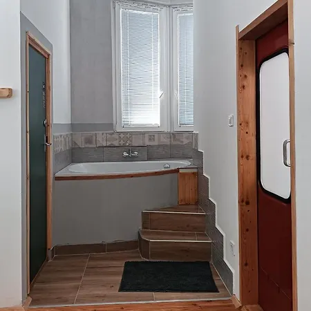 Toronyszoba Гостевой дом 3*