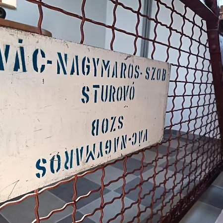 Toronyszoba Гостевой дом 3*