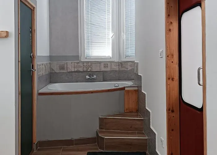 Toronyszoba Vendégház 3*